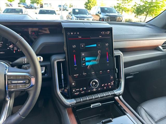 2025 GMC Yukon XL 4WD Denali