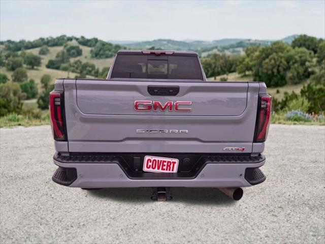 2025 GMC Sierra 2500HD 4WD Crew Cab Standard Bed AT4