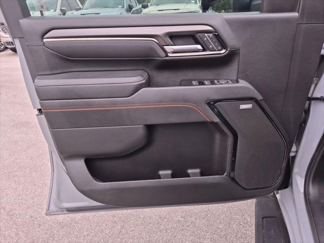 2025 GMC Sierra 2500HD 4WD Crew Cab Standard Bed AT4