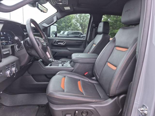 2025 GMC Sierra 2500HD 4WD Crew Cab Standard Bed AT4