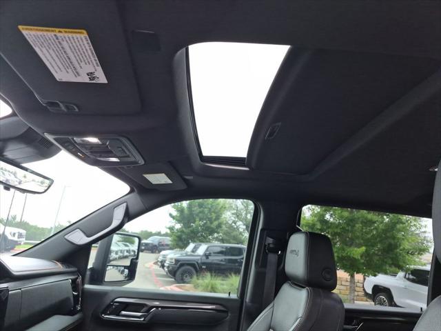 2025 GMC Sierra 2500HD 4WD Crew Cab Standard Bed AT4