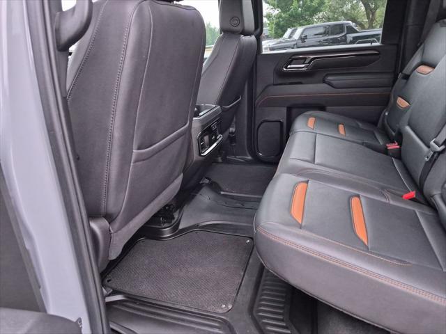 2025 GMC Sierra 2500HD 4WD Crew Cab Standard Bed AT4
