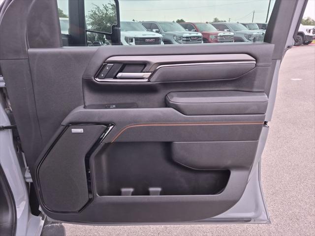 2025 GMC Sierra 2500HD 4WD Crew Cab Standard Bed AT4