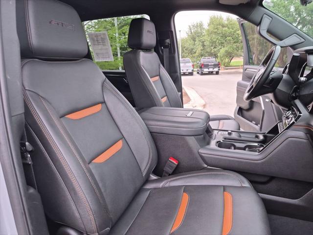 2025 GMC Sierra 2500HD 4WD Crew Cab Standard Bed AT4
