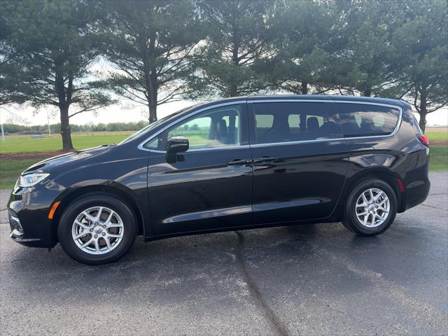2024 Chrysler Pacifica Touring L for sale in Taylorville, IL