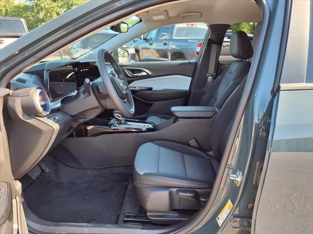 2025 Chevrolet Trax FWD LT