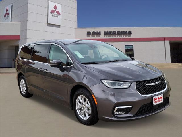 2023 Chrysler Pacifica Touring L for sale in Irving, TX