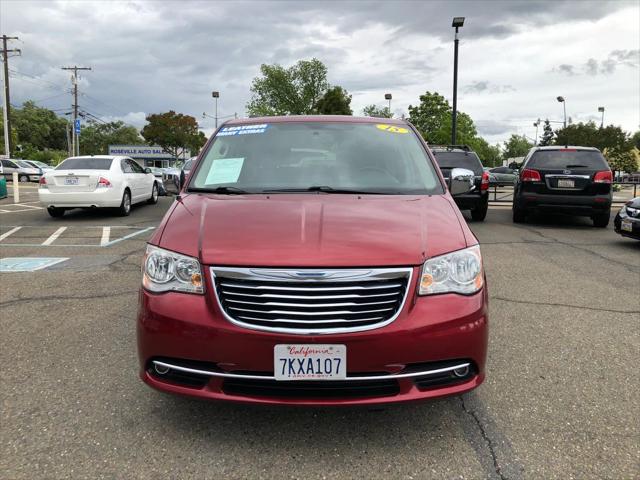 2015 Chrysler Town & Country Touring-L
