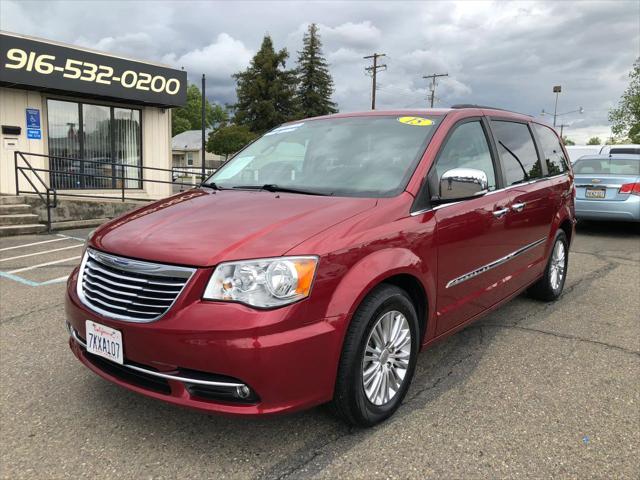 2015 Chrysler Town & Country Touring-L