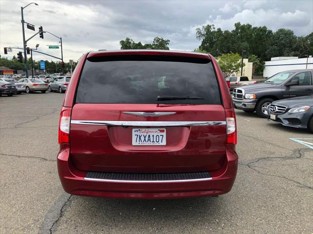 2015 Chrysler Town & Country Touring-L