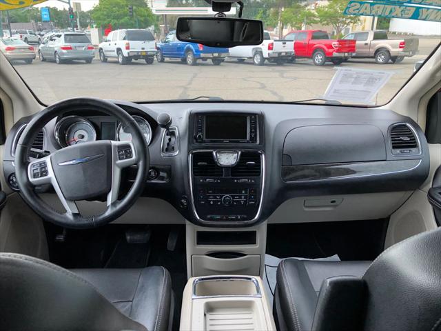 2015 Chrysler Town & Country Touring-L