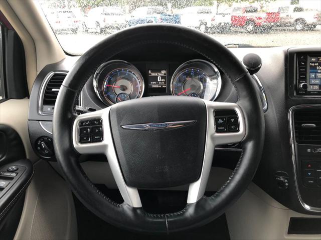 2015 Chrysler Town & Country Touring-L