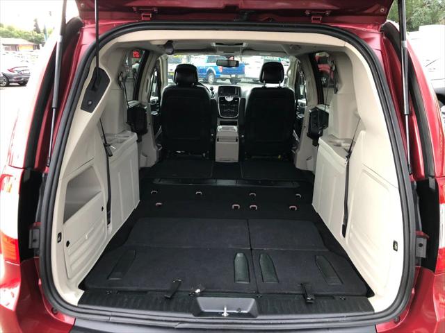 2015 Chrysler Town & Country Touring-L