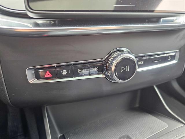 2026 Volvo XC90 Plug-In Hybrid Plus, T8 AWD, Electric/Gasoline, Bright, 6 Seats
