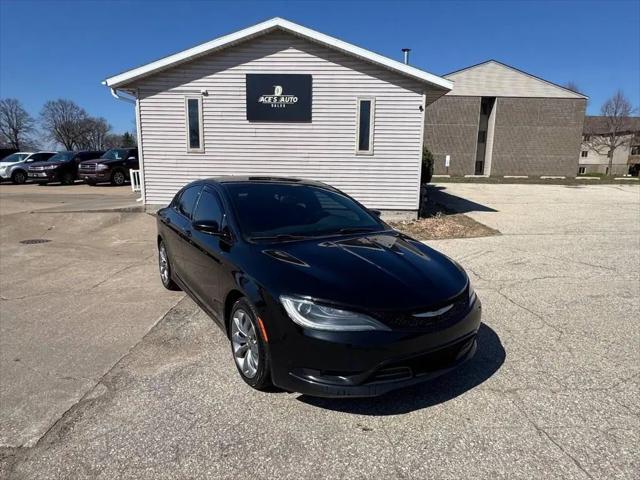2015 Chrysler 200 S for sale in La Crosse, WI