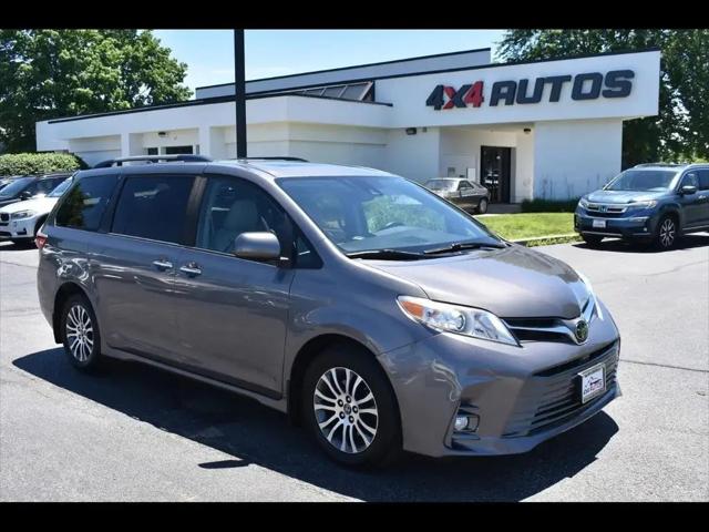 2020 Toyota Sienna XLE for sale in Indianapolis, IN