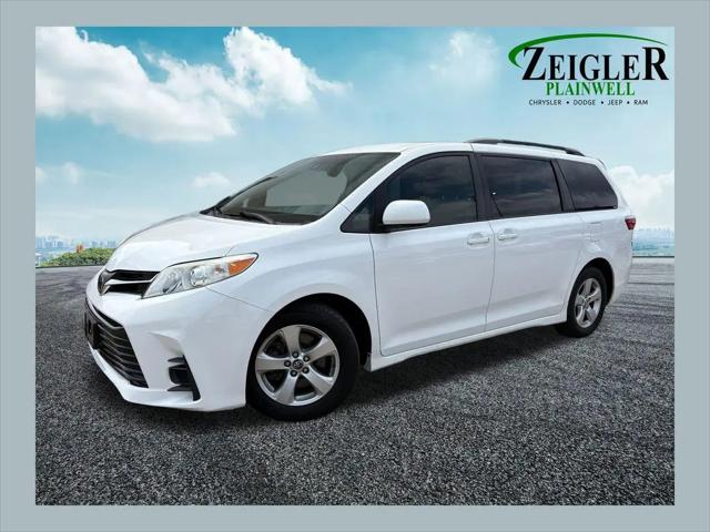 2018 Toyota Sienna LE 8 Passenger for sale in Plainwell, MI