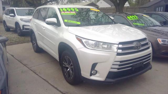 2017 Toyota Highlander LE Plus for sale in Topeka, KS