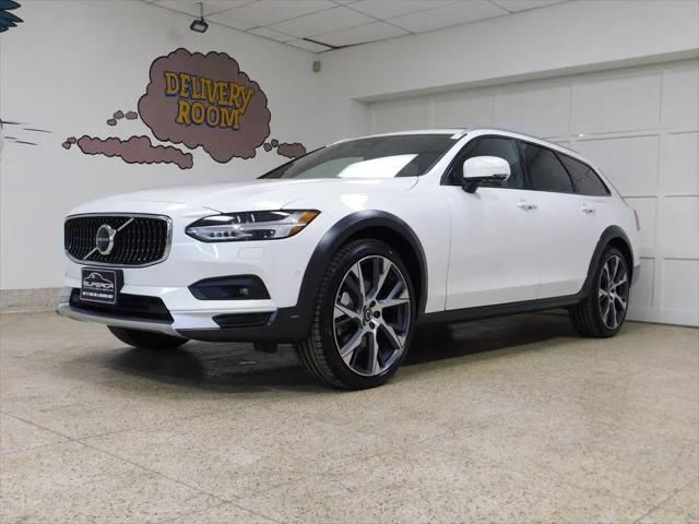 2026 Volvo V90 Cross Country Ultra, B6 AWD Gas (mild hybrid) for sale in Hamburg, NY
