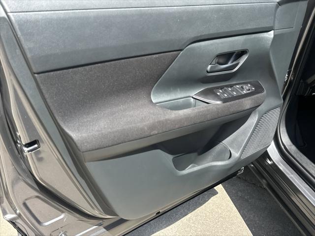 2025 Nissan Kicks S FWD