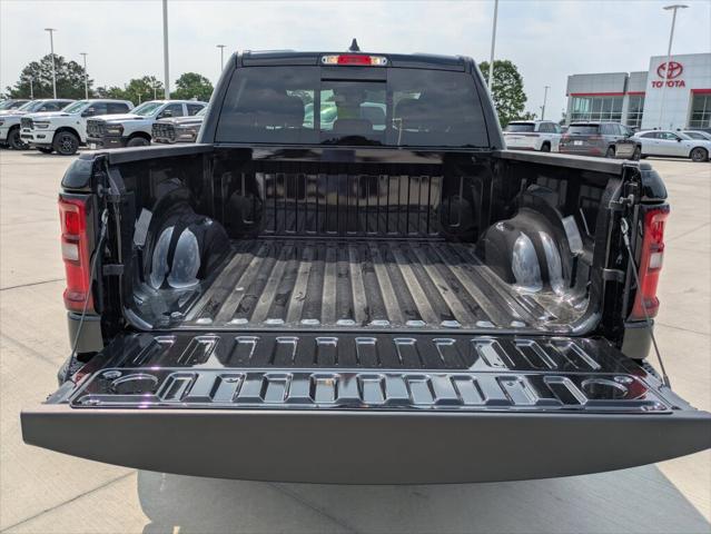 2026 Ram 1500 Express Crew Cab 4x4 5'7" Box