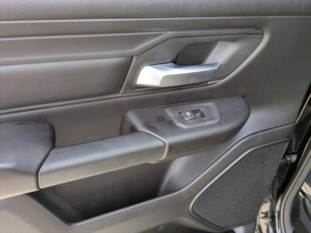 2026 Ram 1500 Express Crew Cab 4x4 5'7" Box