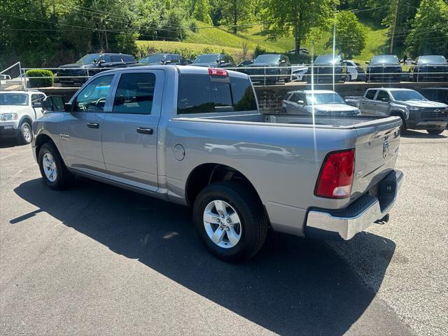 2023 RAM 1500 Classic SLT Crew Cab 4x4 57 Box