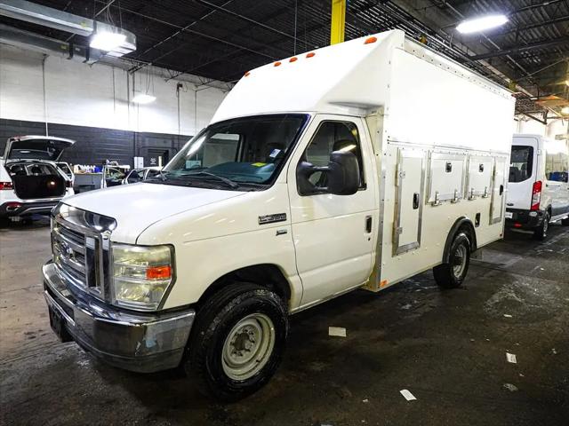 2011 Ford E-350 Cutaway E-350