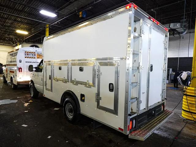 2011 Ford E-350 Cutaway E-350
