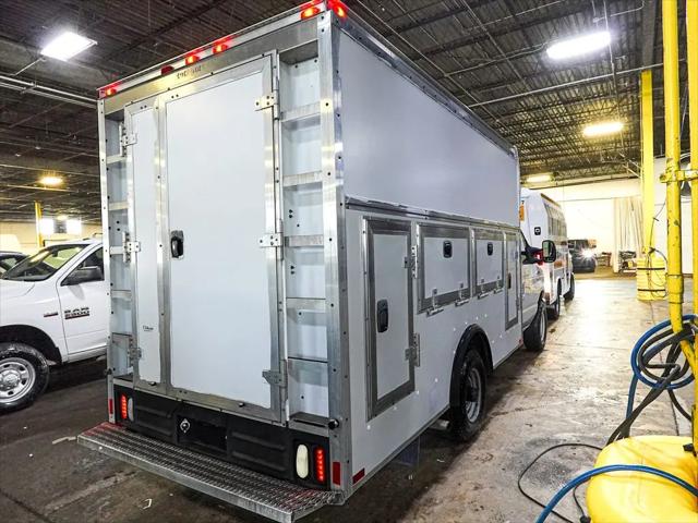 2011 Ford E-350 Cutaway E-350