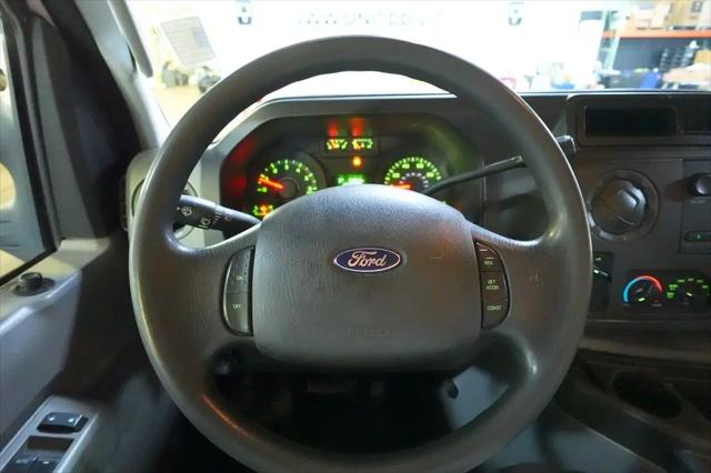 2011 Ford E-350 Cutaway E-350
