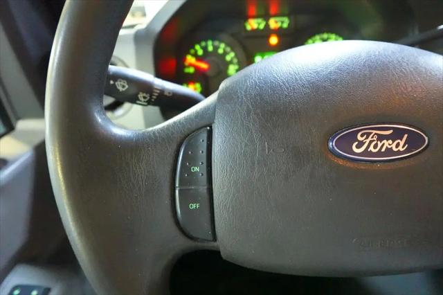 2011 Ford E-350 Cutaway E-350