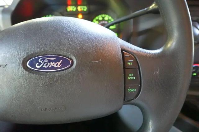 2011 Ford E-350 Cutaway E-350