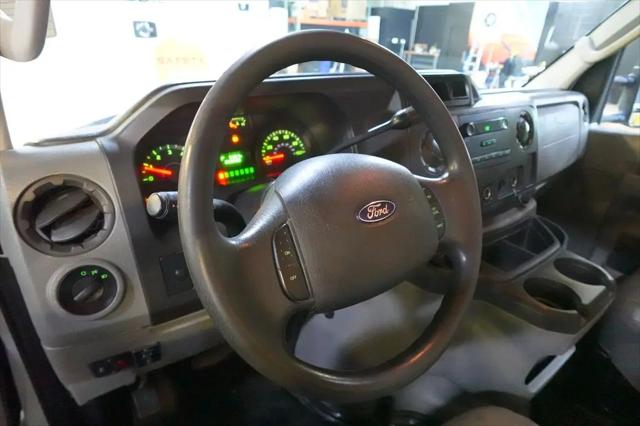 2011 Ford E-350 Cutaway E-350