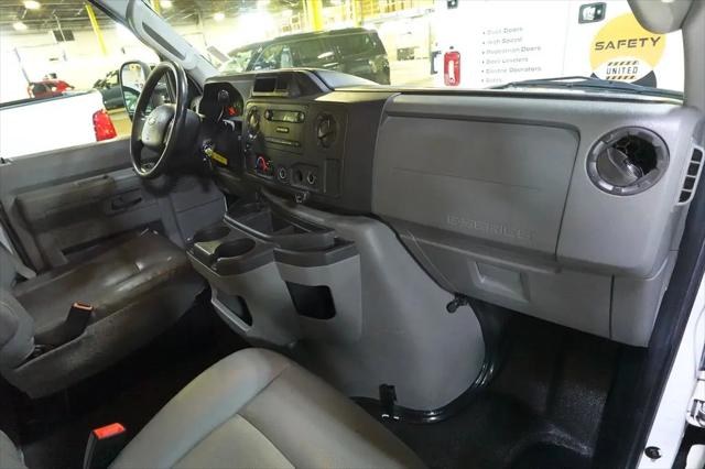 2011 Ford E-350 Cutaway E-350