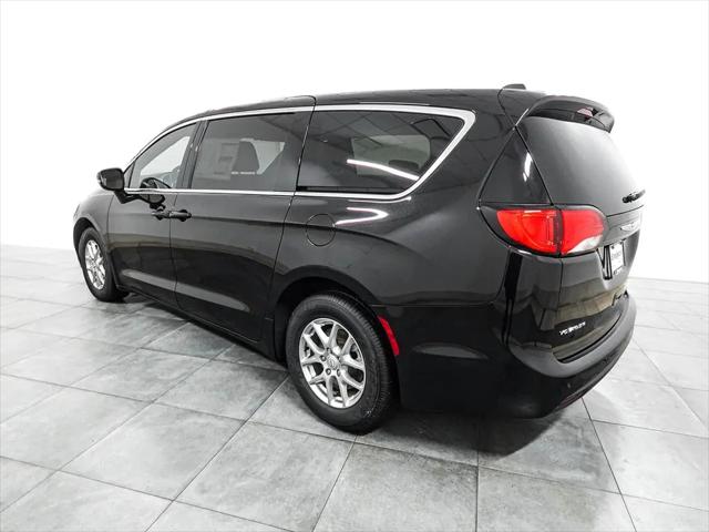 2026 Chrysler Voyager LX