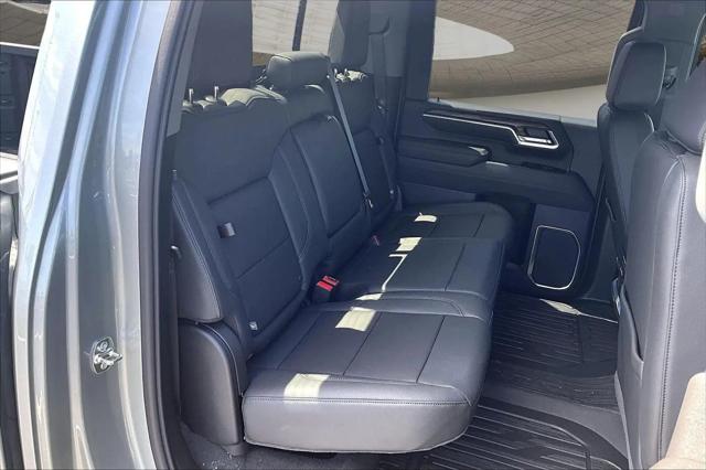 2026 GMC Sierra 2500HD Crew Cab, Standard Bed, SLT, 4WD