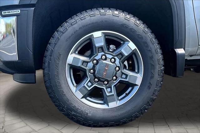 2026 GMC Sierra 2500HD Crew Cab, Standard Bed, SLT, 4WD