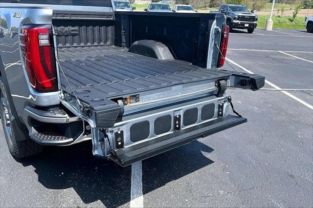 2026 GMC Sierra 2500HD Crew Cab, Standard Bed, SLT, 4WD