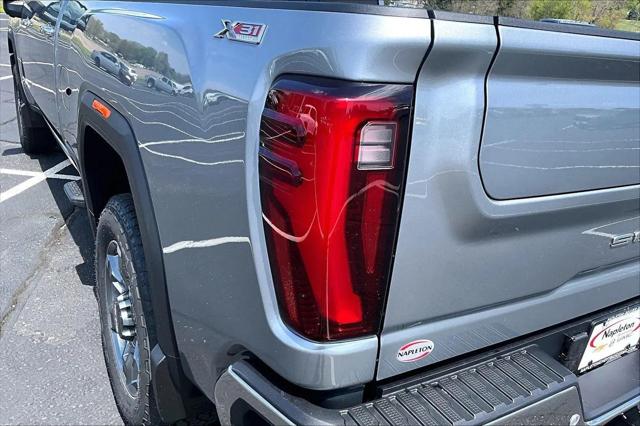 2026 GMC Sierra 2500HD Crew Cab, Standard Bed, SLT, 4WD
