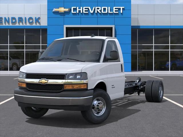 2025 Chevrolet Express Cutaway Work Van