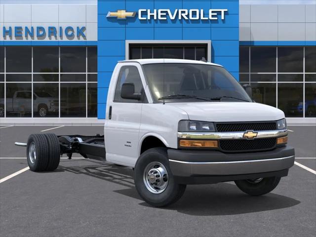 2025 Chevrolet Express Cutaway Work Van