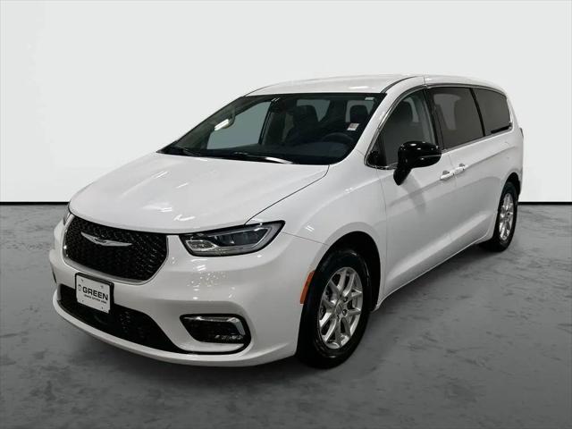 2024 Chrysler Pacifica Touring L for sale in East Moline, IL