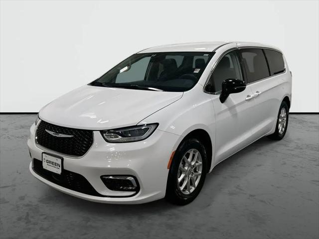2024 Chrysler Pacifica Touring L for sale in East Moline, IL