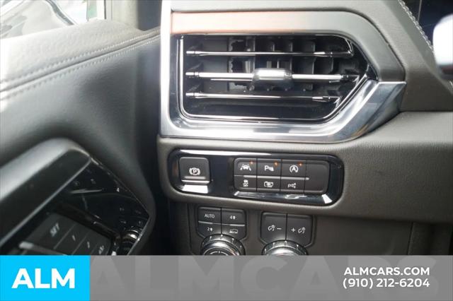 2025 GMC Yukon 4WD Denali