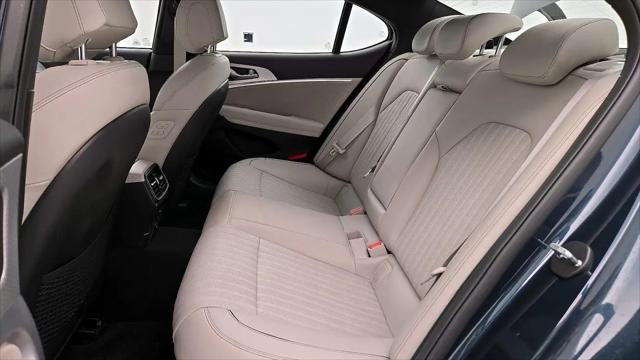 2023 Genesis G70 2.0T RWD