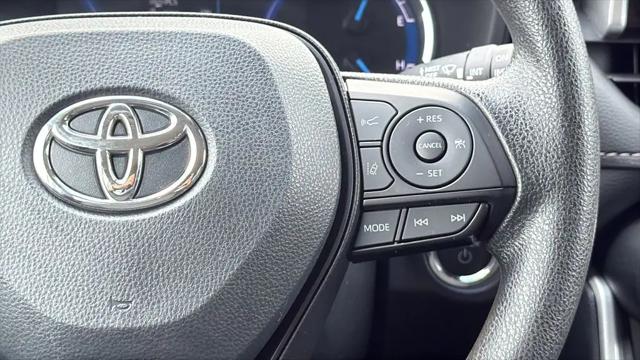 2025 Toyota RAV4 Hybrid XLE
