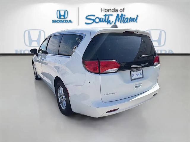 2023 Chrysler Voyager LX