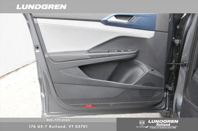2024 Volkswagen Taos 1.5T SE