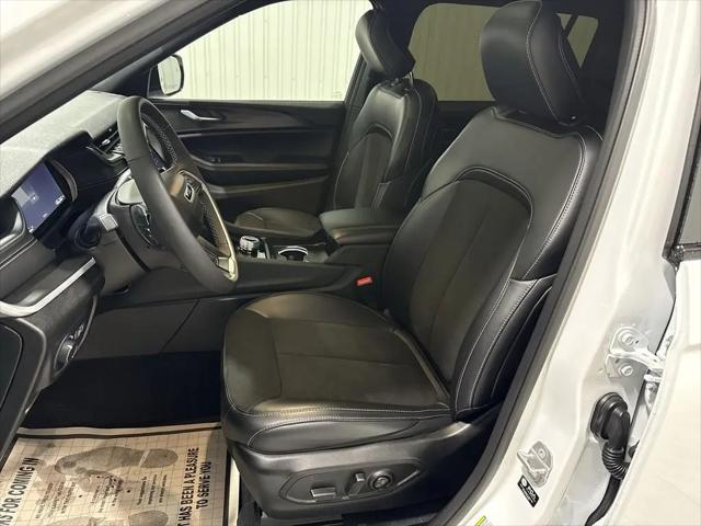 2025 Jeep Grand Cherokee L Altitude X 4x2